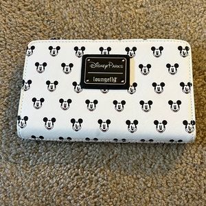 Brand New Disney Parks Loungefly Mickey Wallet